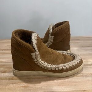 Mou boots Size 8 Sneaker Sole